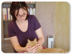 laure qui soigne un chat