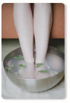 votre bain de pieds d'eau salée pour vous debarrasser des energies negatives