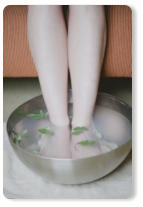 votre bain de pieds d'eau salée pour vous debarrasser des energies negatives